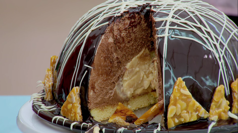 Illustration for article titled The Great British Baking Show’s Dessert Week is the bombe